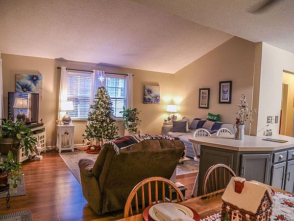 3rd image of 855 Cobblestone Pl #855