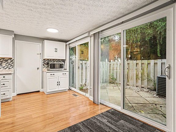 4th image of 2509 Burgandy Ln