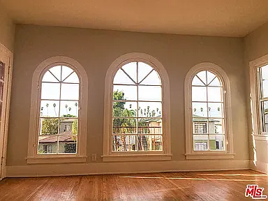 1504 S Bronson Ave — Photo 2