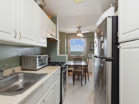 2nd image of 3410 De Reimer Ave APT 11L