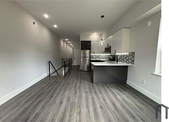 4th image of 1940 N 22nd St #2