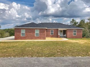 35 Hidden Lakes Trl, Defuniak Springs, FL 32433