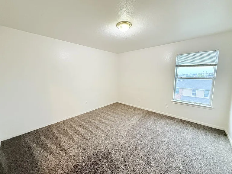 705 S Amy Ln #B — Photo 14