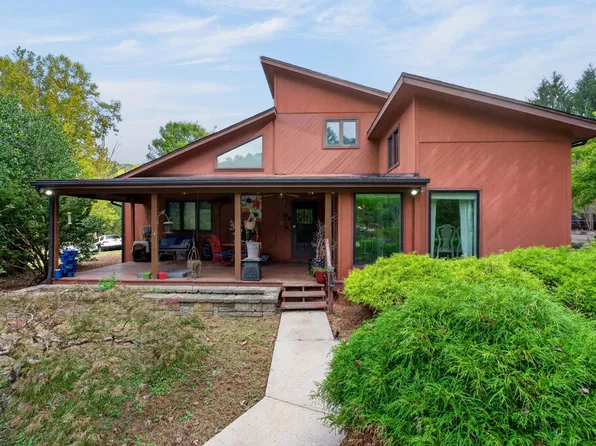 5697 Rocky Point Rd, Cookeville, TN 38506