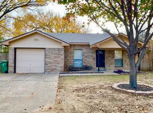 5911 Teal Ridge Dr, Arlington, TX 76017