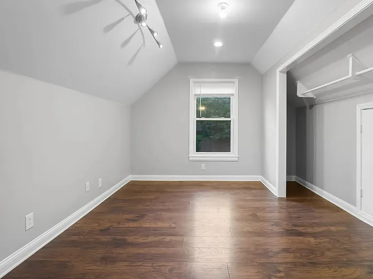 2301 Sherwood Hills Ct — Photo 26