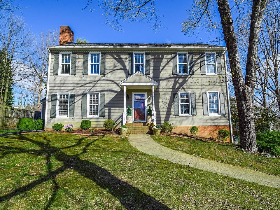 3030 Circle Dr SW Roanoke VA-large-001-1