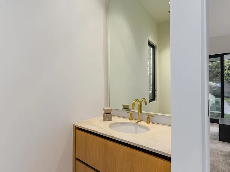 5311 E Mitchell Dr — Photo 23