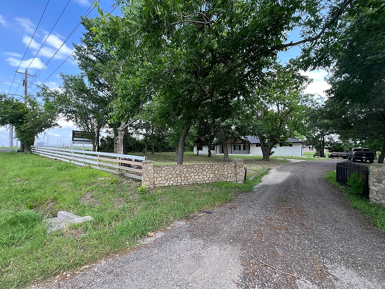 14784 FM 121 — Photo 41