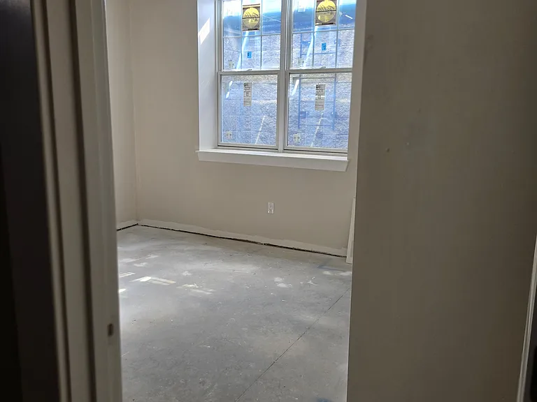 114 E Side Pkwy #1 — Photo 4