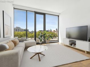 21-30 44th Dr #6J, Long Island City, NY
