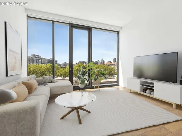 21-30 44th Dr #6J, Long Island City, NY 11101