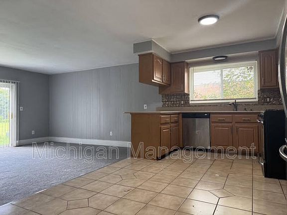 4th image of 45299 Indian Creek Dr