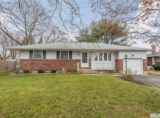 29 Havemeyer Ln, Commack, NY 11725