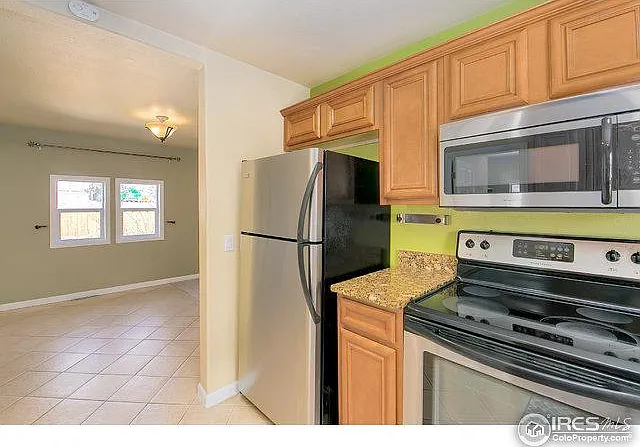 2579 Gray St — Photo 4