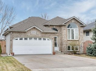 12351 Demarse Ct, Tecumseh, ON N8N 4Y9