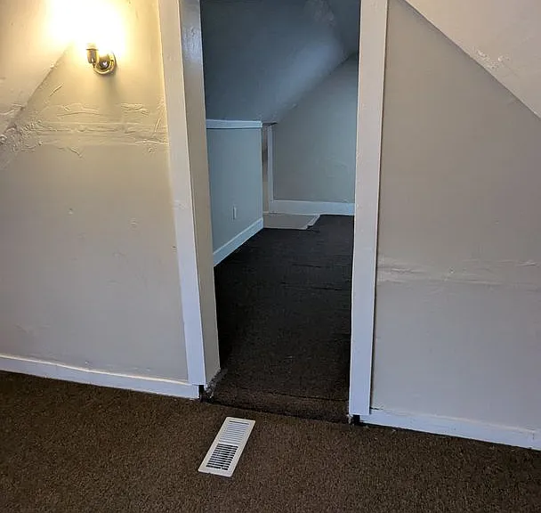 793 Boulevard St — Photo 33
