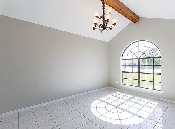 3rd image of 913 Palm Blvd