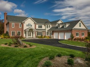 10 Knightsbridge Manor Rd, Purchase, NY 10577