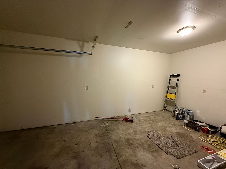 1st image of 712 S 3rd Ave