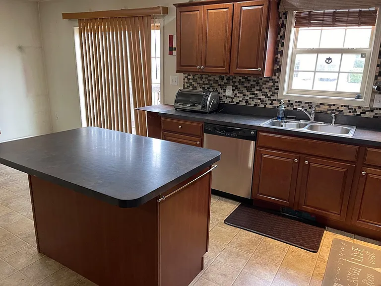 6399 Creekbend Dr — Photo 16