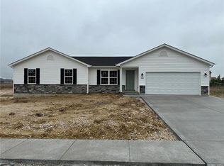 41 Mills Trl, Moscow Mills, MO 63362