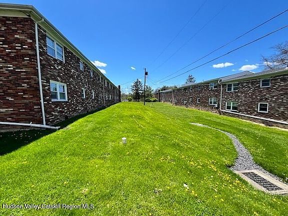 3rd image of 136 N Chestnut Street #16a