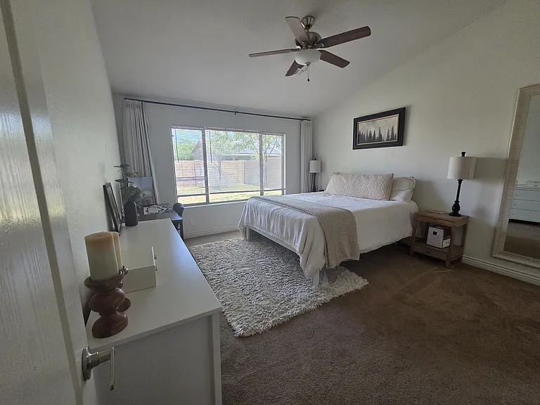 424 W Comstock Ct — Photo 24