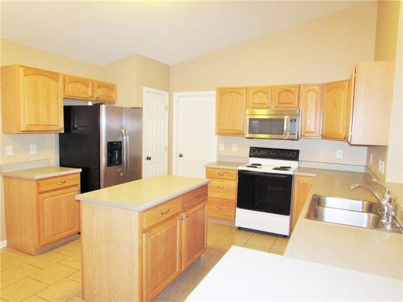 4th image of 5243 Shamus Dr