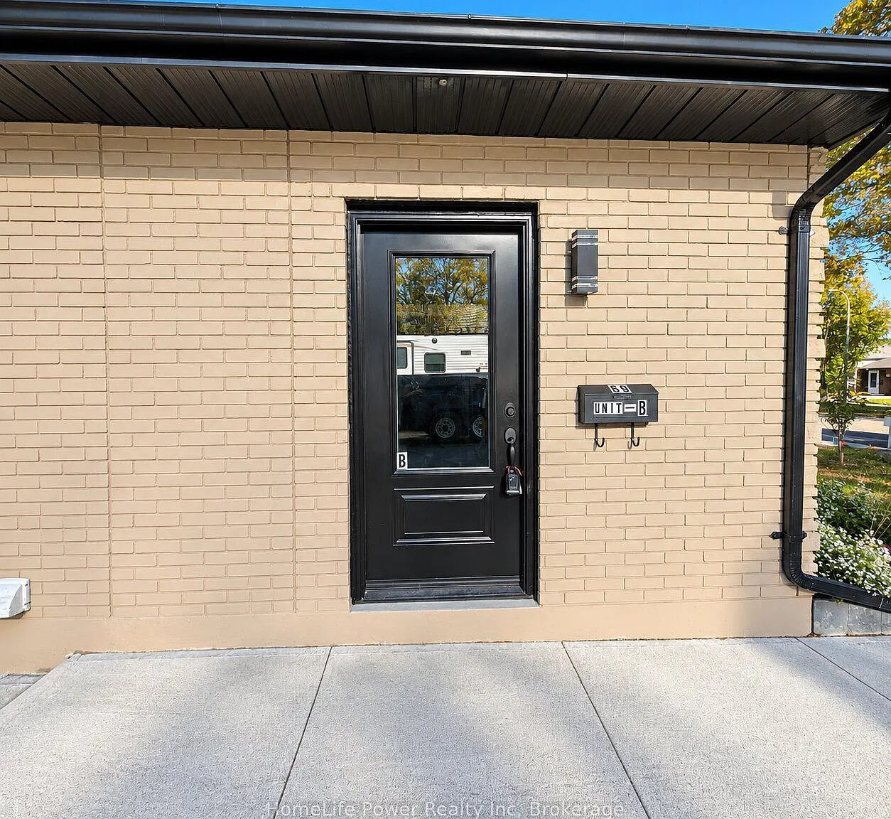 2 bed, $1,900 — Photo 1