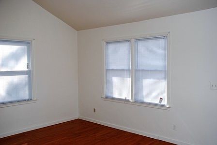 3rd image of 25023 Floyd Ave