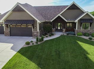 346 Oakwood Dr, Oregon, WI 53575