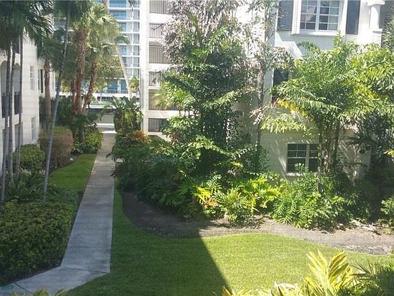 4th image of 3255 NE 184th St APT 12216