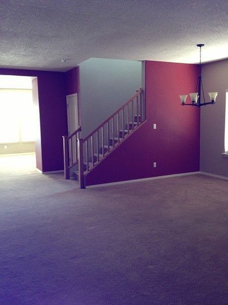 http://www.propertyboss.net/CustomerImages/AMMRE_1205/media/Properties/2902%20McKinnon%20SW/zsmall_2