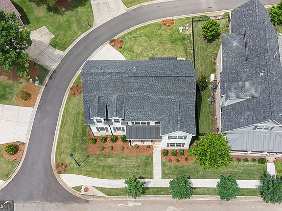3rd image of 105 Red Bluff Dr