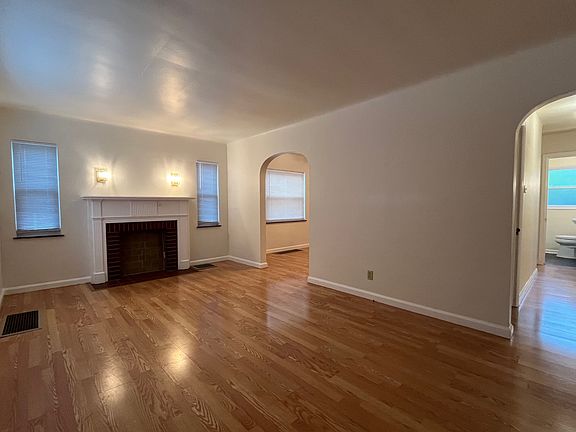 3rd image of 1607 Burney Ln
