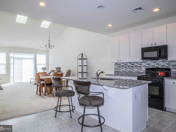 3rd image of 15121 Wildflower Way