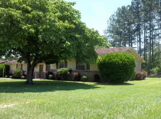 190B Camellia Ln, Spring Lake, NC 28390