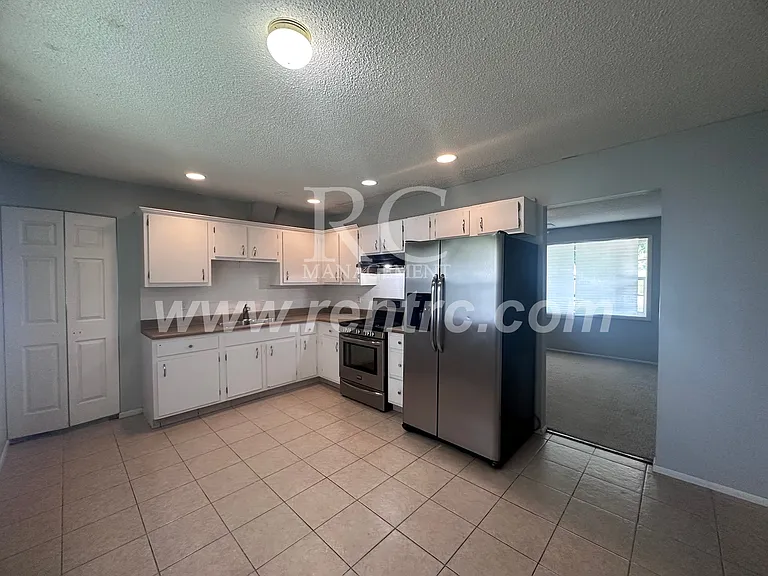 917 Timberline Dr — Photo 2