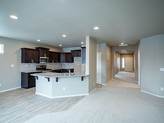 5th image of 913 S Cougar St #1/2