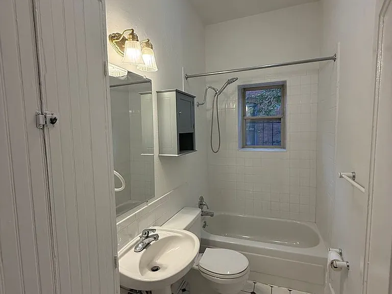 156 S Lincoln St — Photo 16