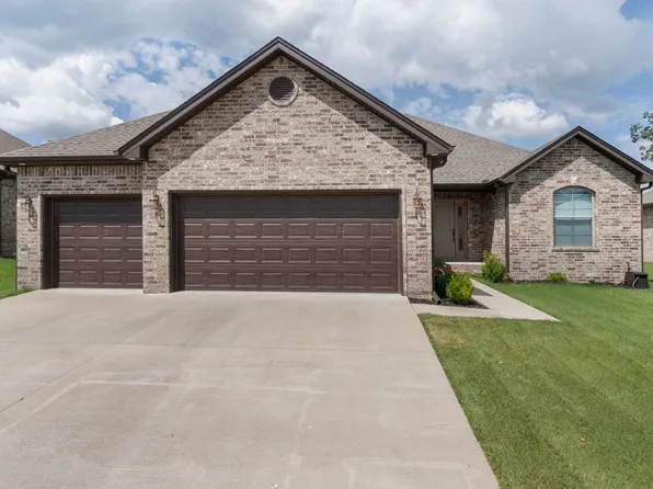 9640 Meadow Creek Dr, Sherwood, AR 72120