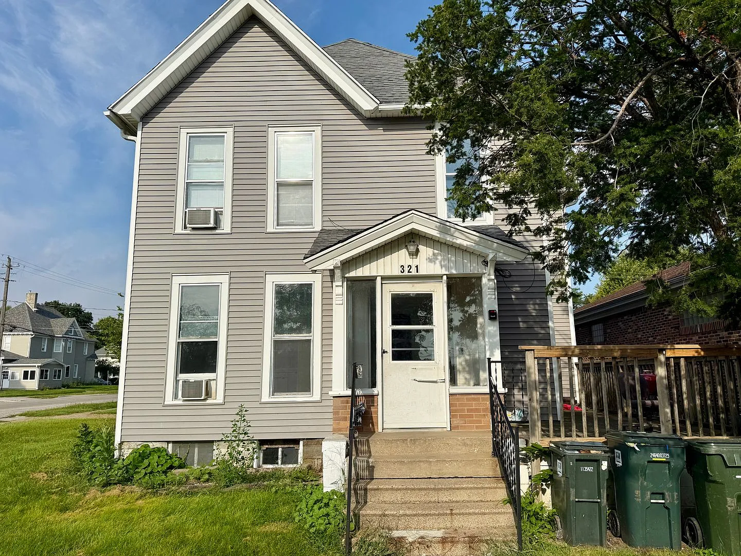 321 Clay Street — Photo 2