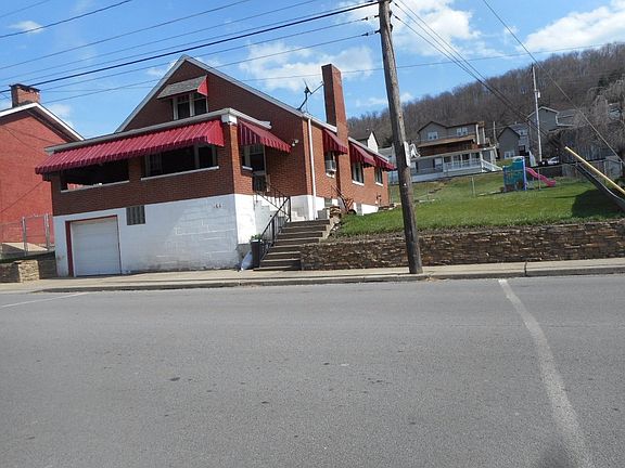 2nd image of 164 N Water St