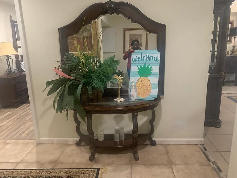 Entrance/foyer
