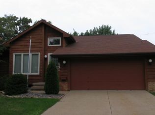 541 Ezmor Ln, Wickliffe, OH 44092