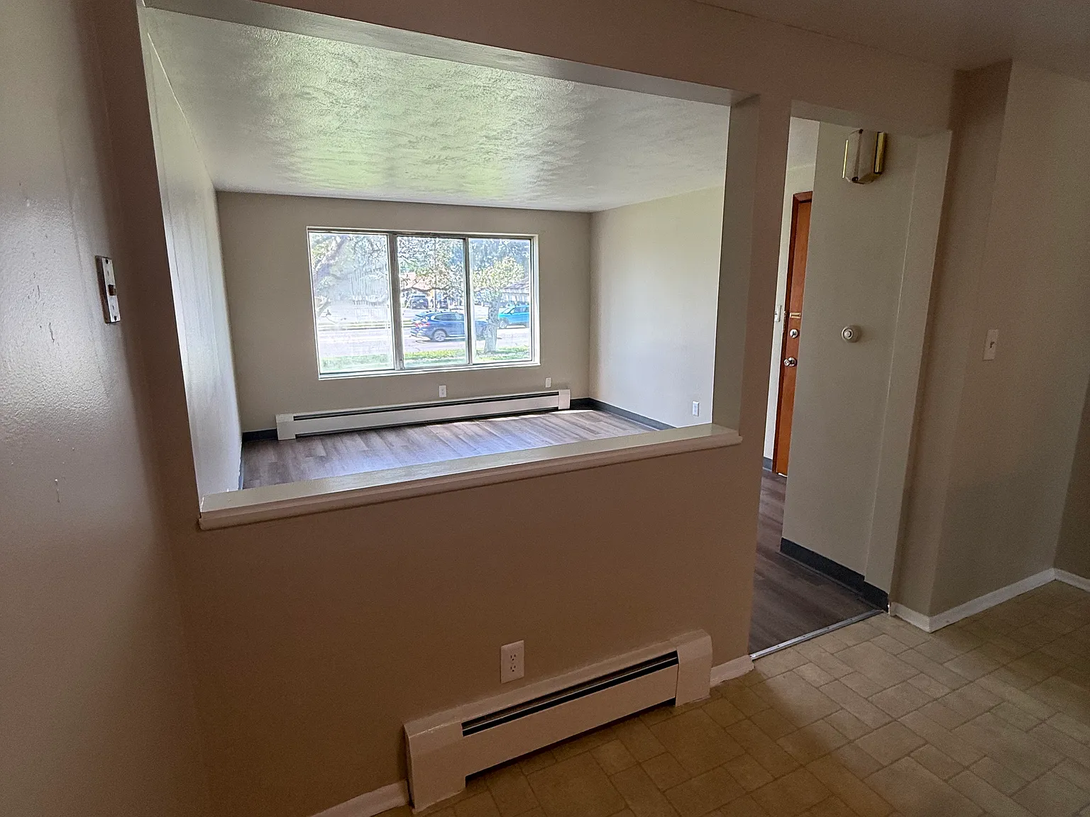 1 bed, 500 sqft, $1,000 — Photo 3