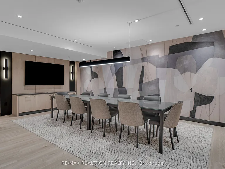 664 Spadina Ave #205 — Photo 37