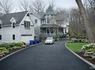 19111 Foxfire Forest Rd, Pacific, MO 63069