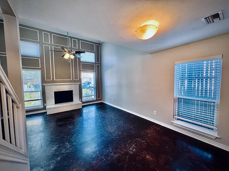 1508 Villars St — Photo 7